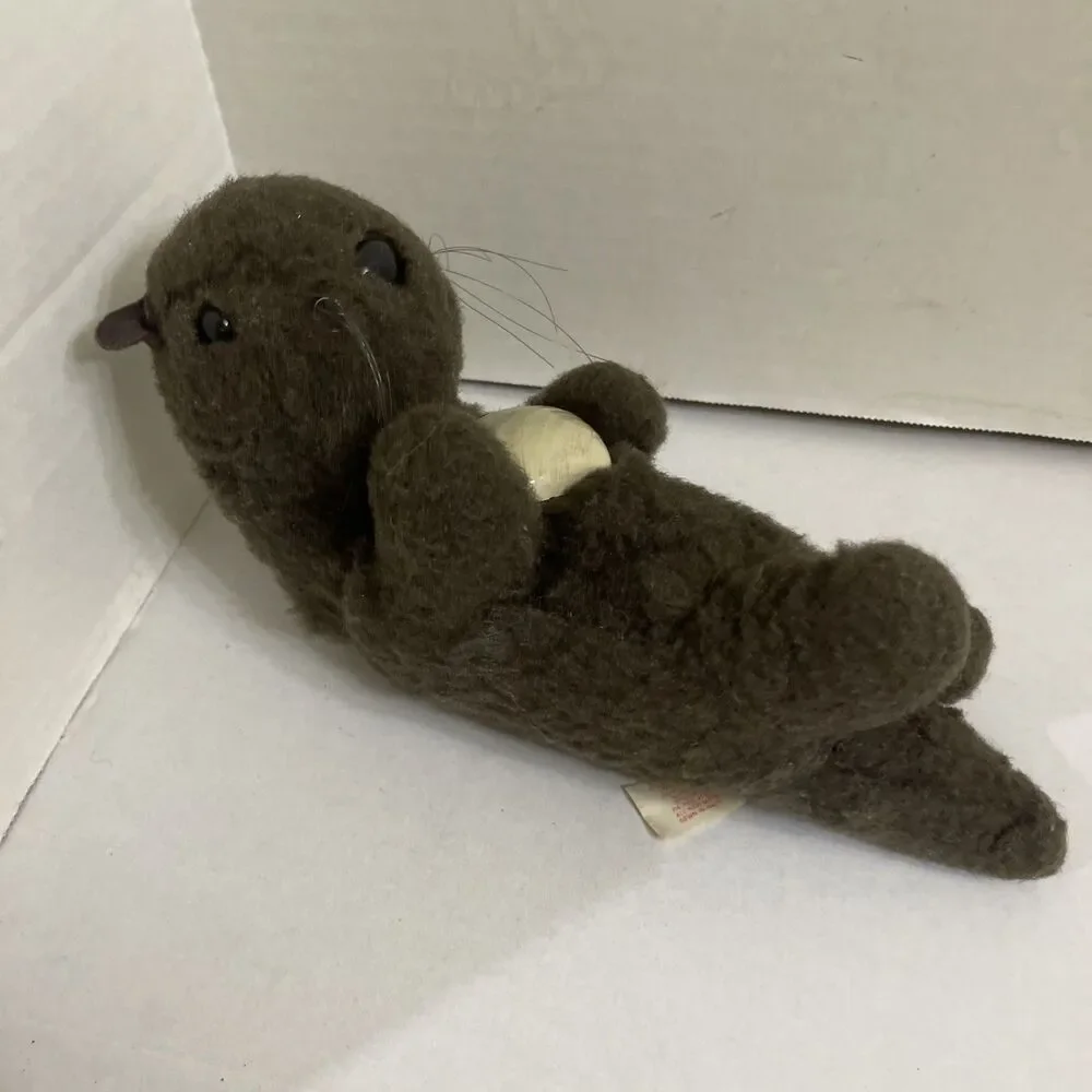 Vintage 1975 Dakin Pillow Pets Otter Plush With Shell 11" Stuffed Animal - Picture 2 of 4